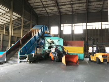 大型完全古紙プレス機